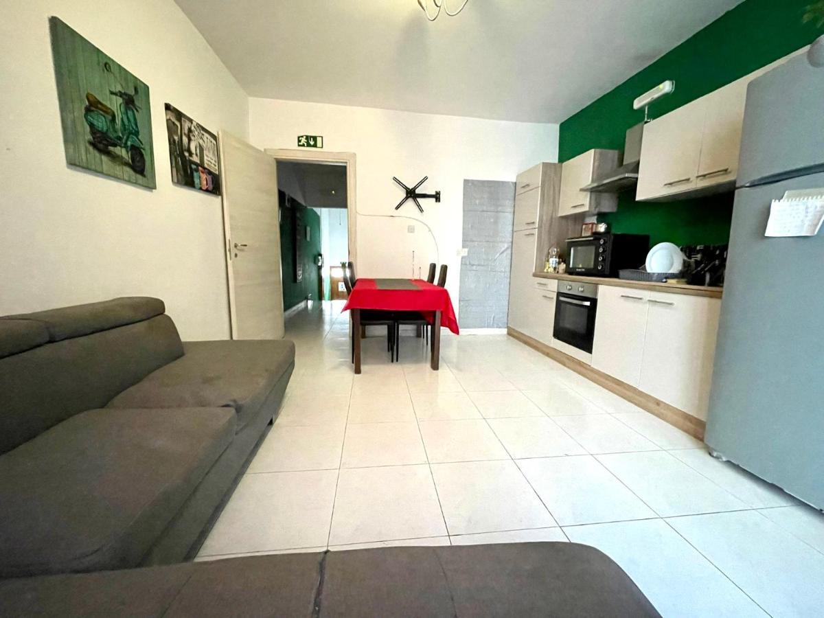 Room 6- Private Room With Private Terrace, Private Bathroom, Ac And Wifi Sliema Zewnętrze zdjęcie